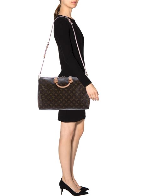 louis vuitton speedy 40 with shoulder strap